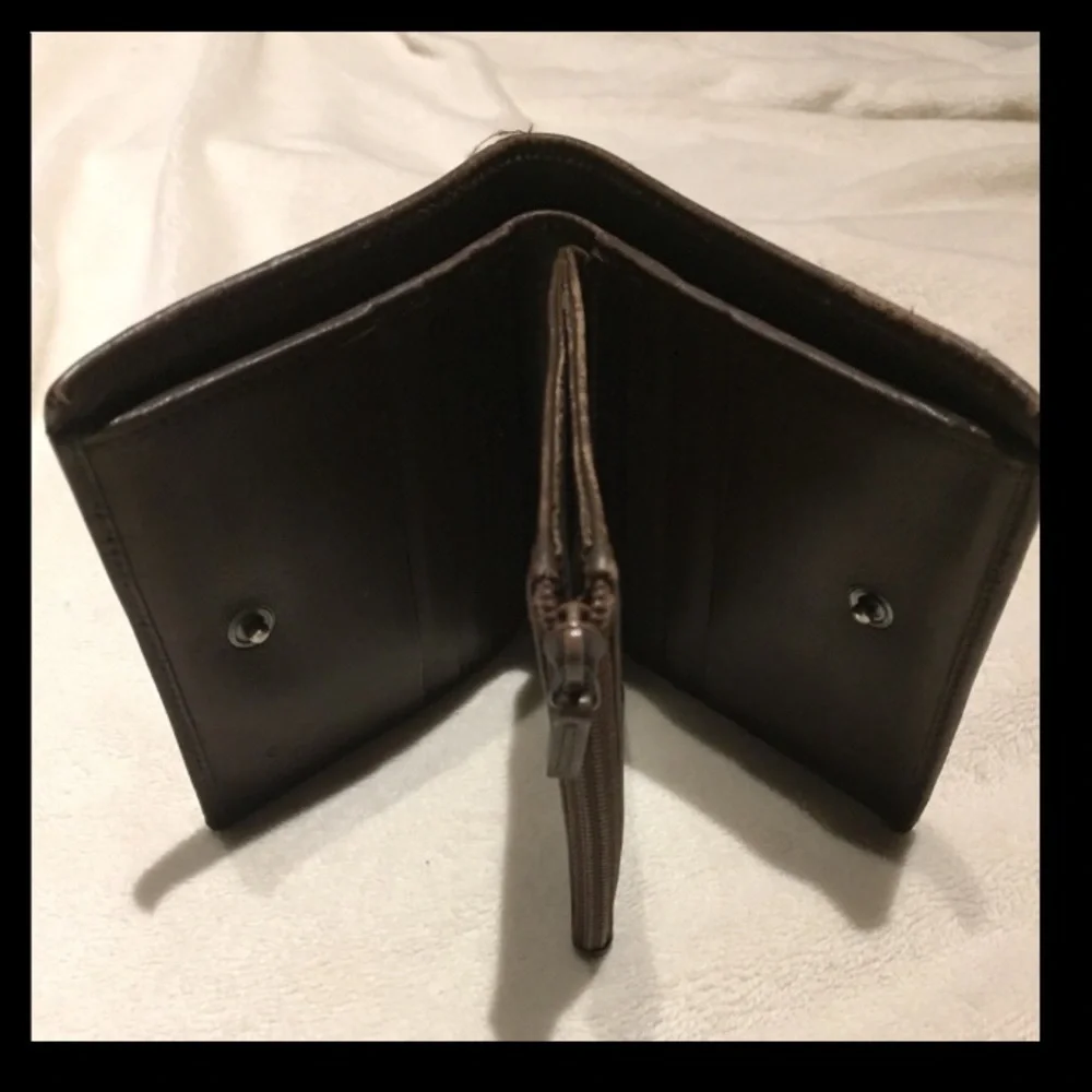 Vintage Authentic Gucci Wallet - Picture 7 of 8